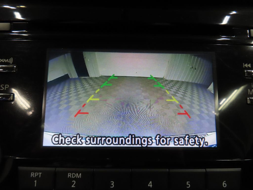 Used 2017 Nissan Rogue SV AWD/4WD image 13