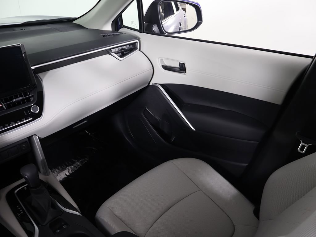 Used 2023 Toyota Corolla Cross LE image 33