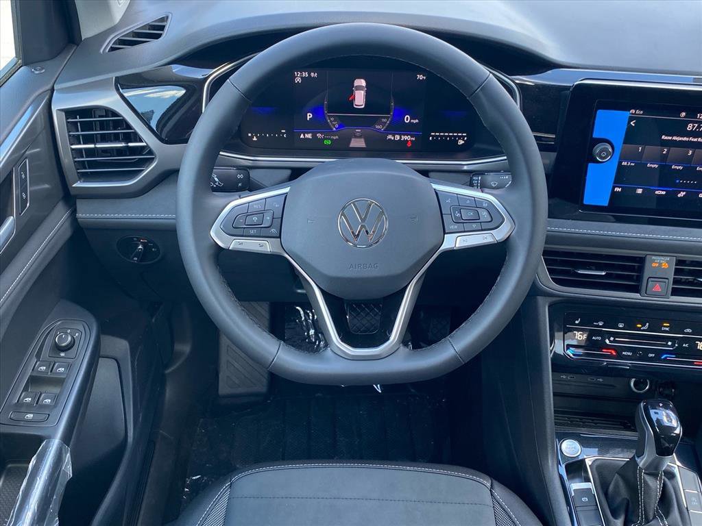 New 2026 Volkswagen Taos SE AWD/4WD image 3