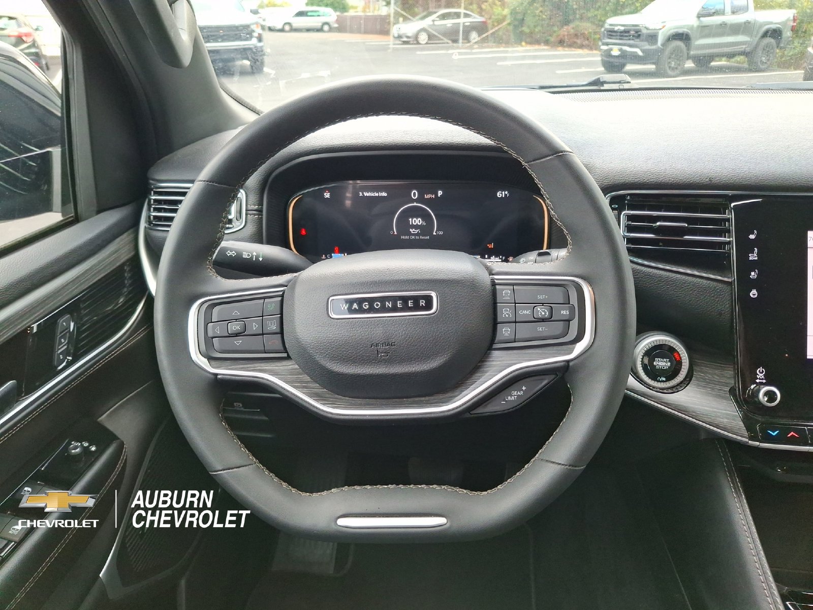 Used 2024 Jeep Wagoneer L Series III AWD/4WD image 10
