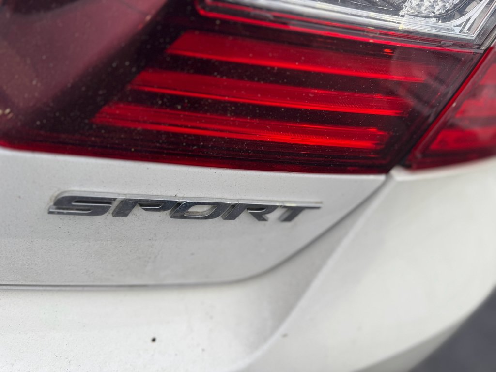 Used 2016 Honda Accord Sport image 5