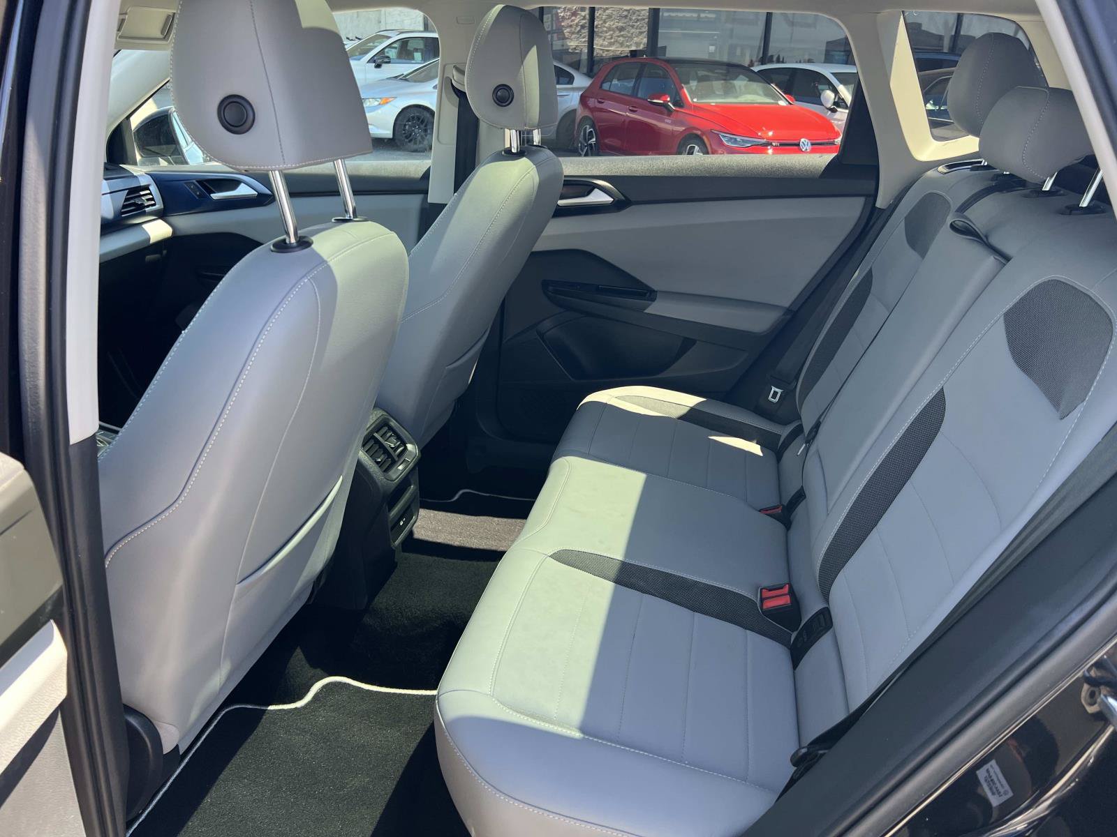 Certified 2023 Volkswagen Taos SE w/ Panoramic Sunroof Package FWD image 21