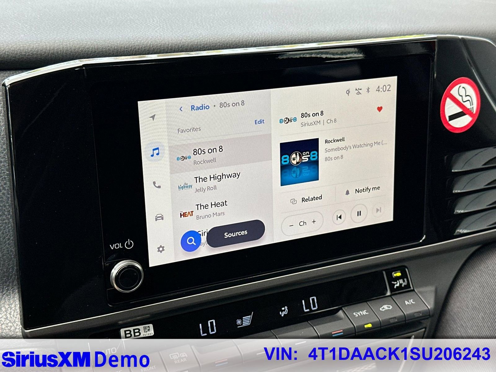 Used 2025 Toyota Camry LE w/ Convenience Package image 32