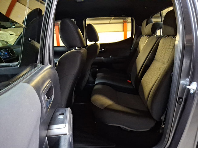 Used 2022 Toyota Tacoma TRD Off-Road w/ Technology Package image 10