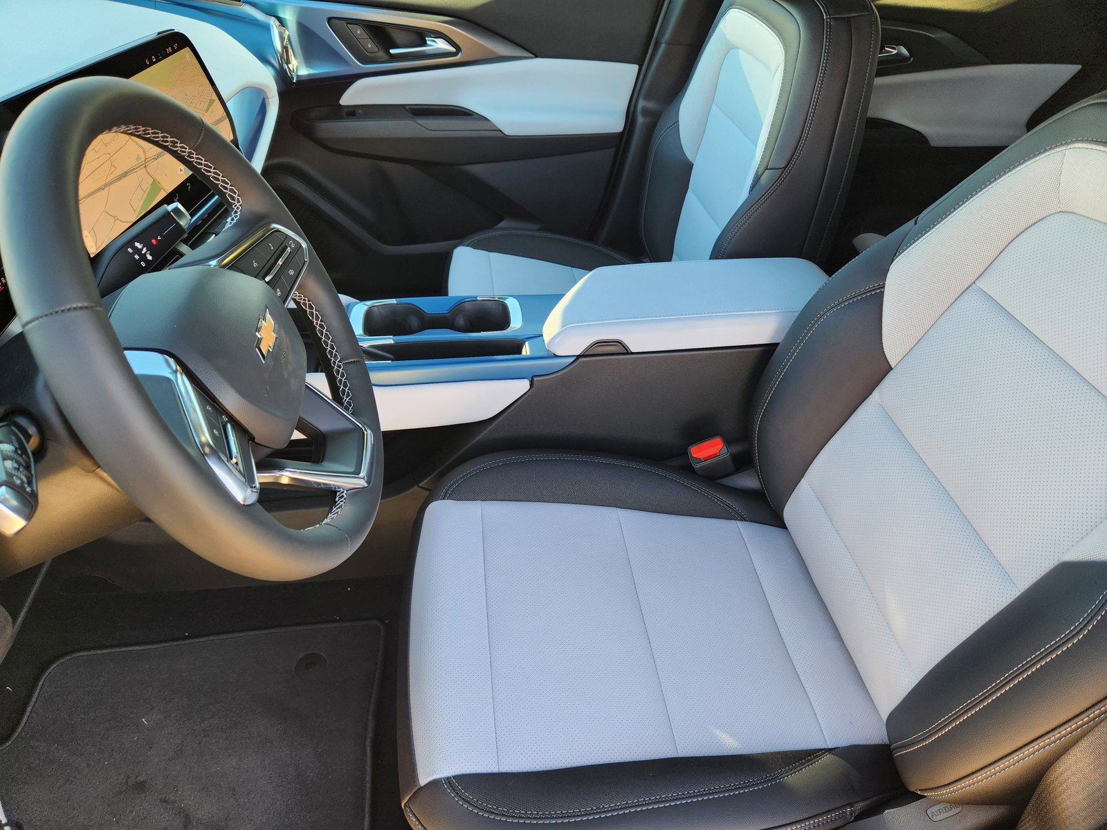 New 2026 Chevrolet Equinox EV LT image 9