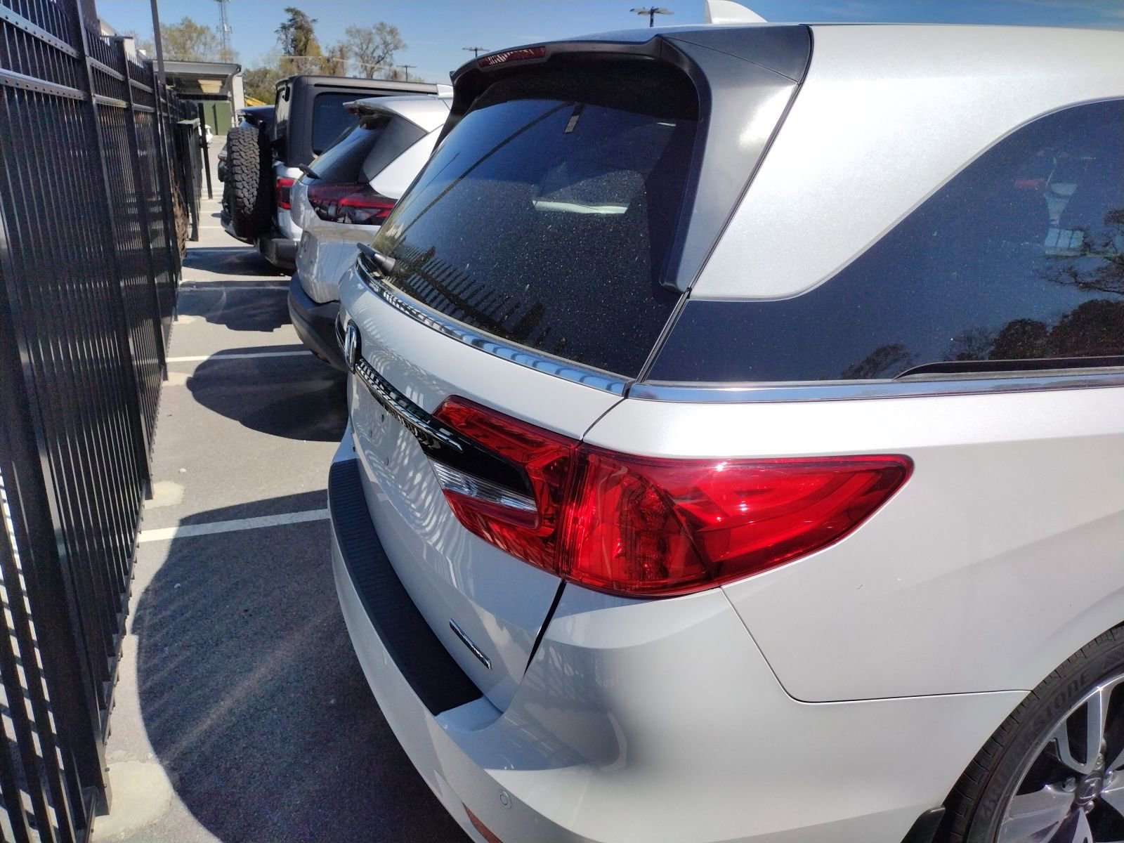 Used 2023 Honda Odyssey Touring image 4