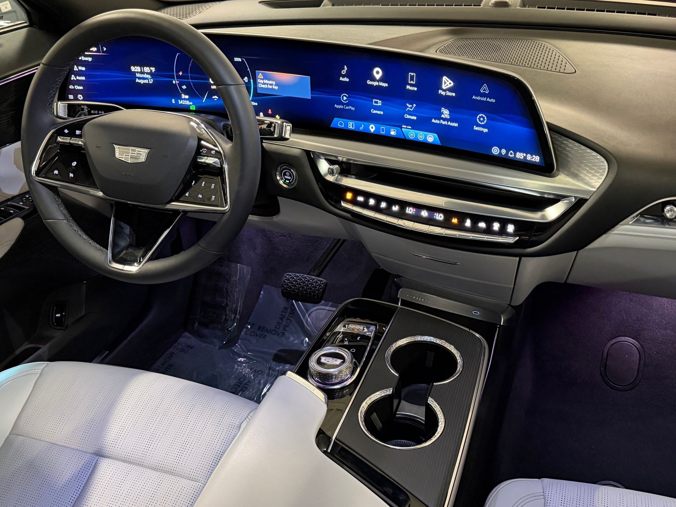 Certified 2024 Cadillac Lyriq Luxury RWD image 14
