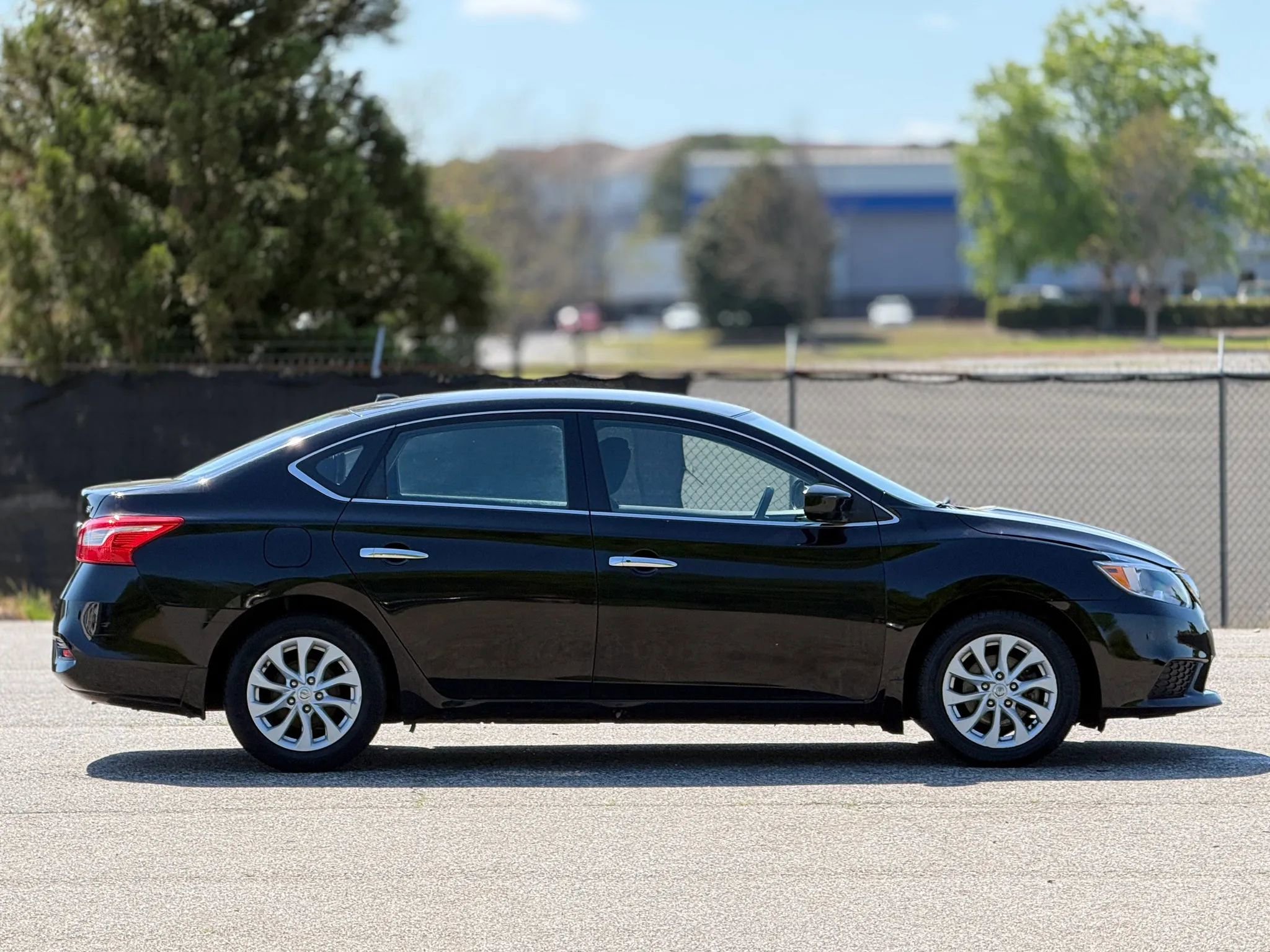 Used 2018 Nissan Sentra SV image 7