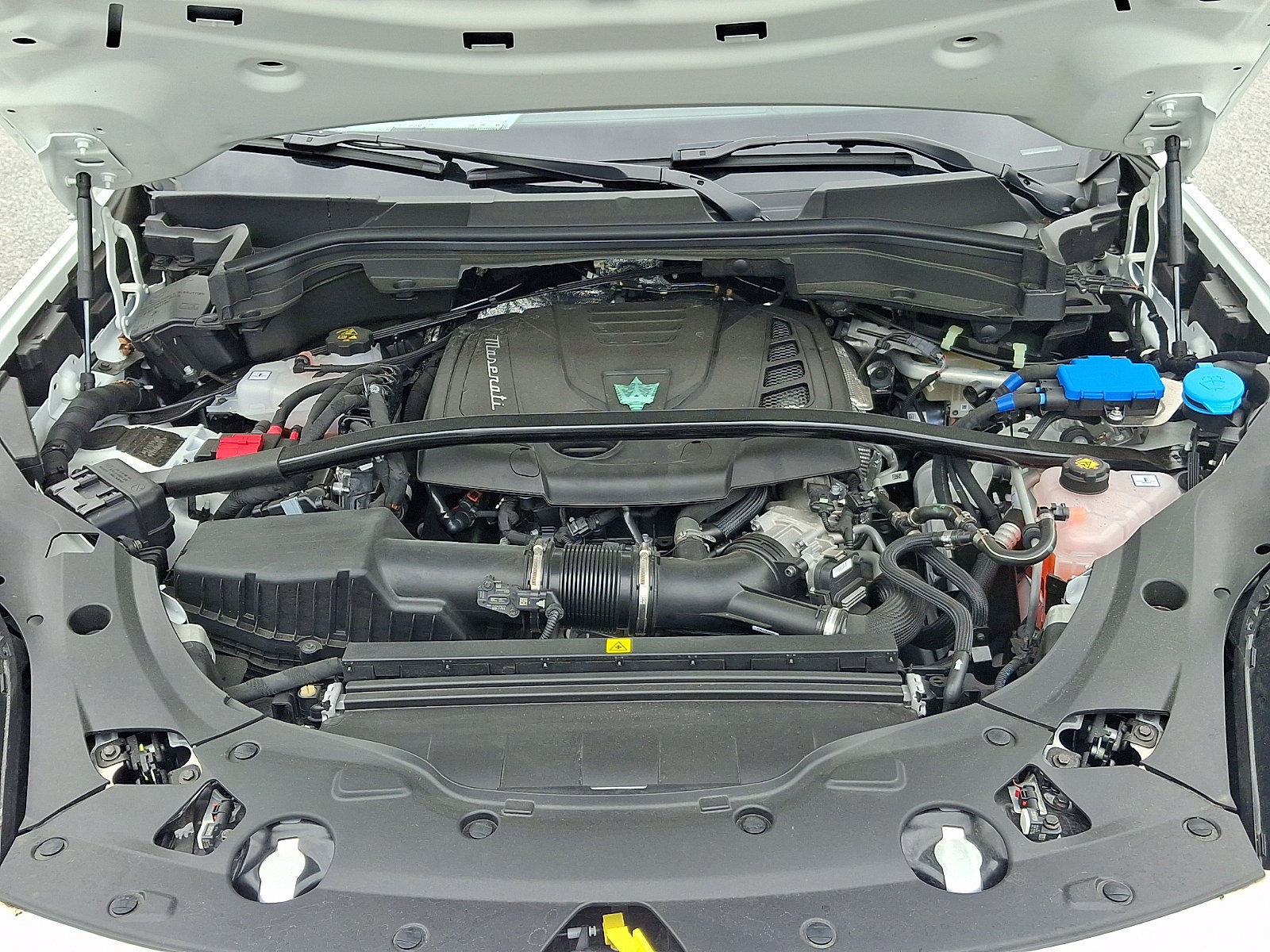 Certified 2025 Maserati Grecale Folgore AWD/4WD image 46