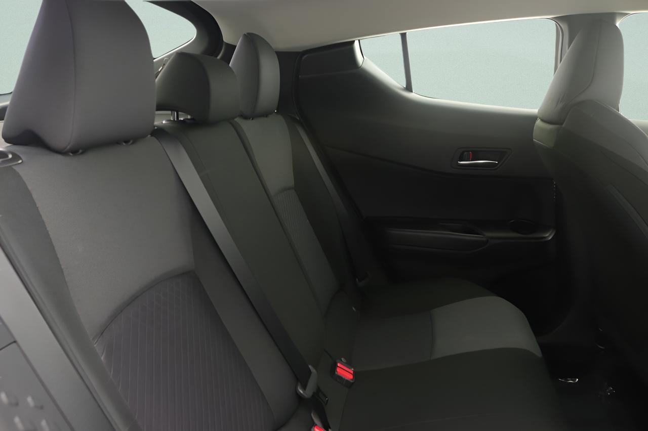 Used 2020 Toyota C-HR LE image 27
