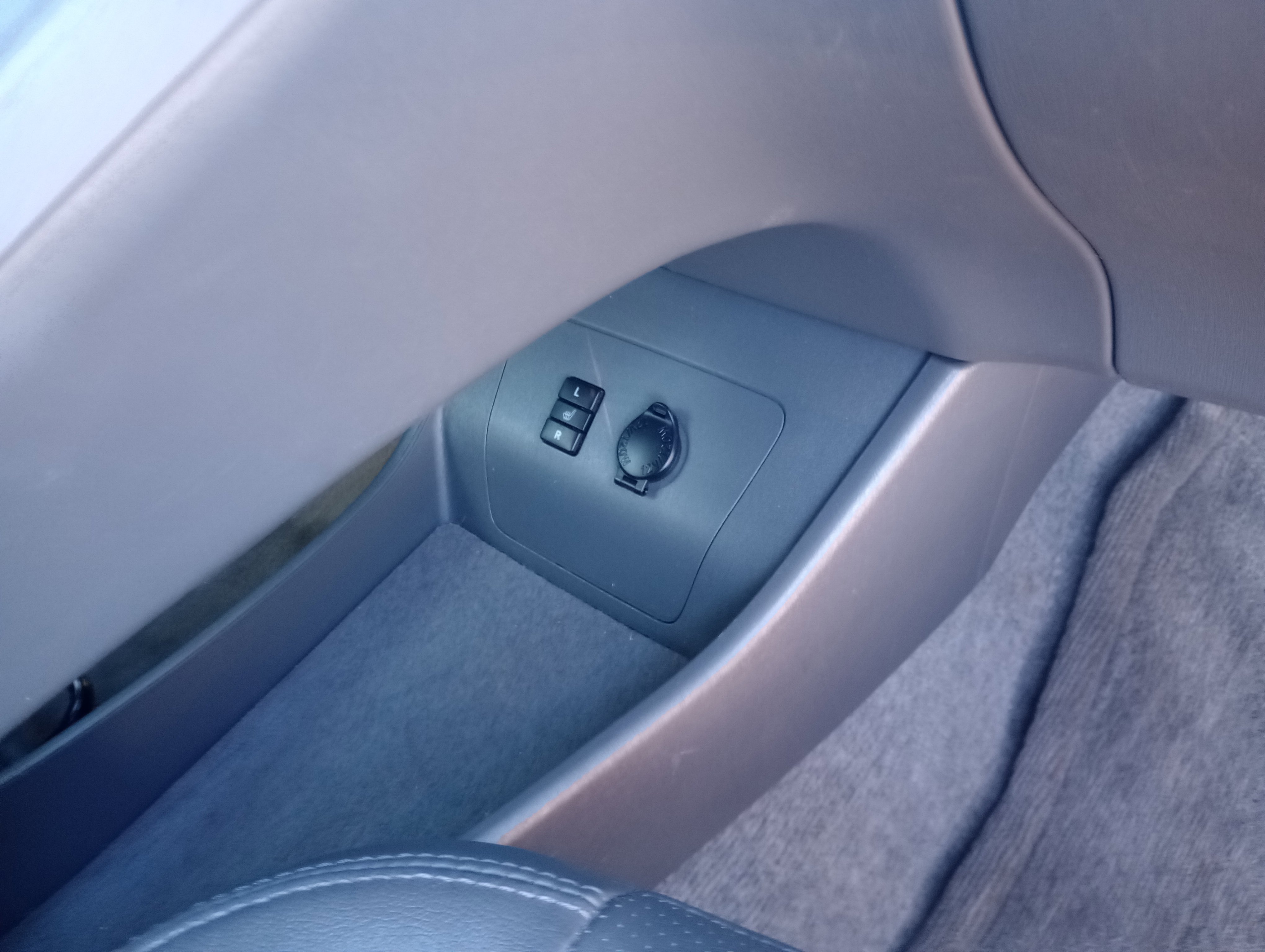 Used 2011 Toyota Prius Five image 14