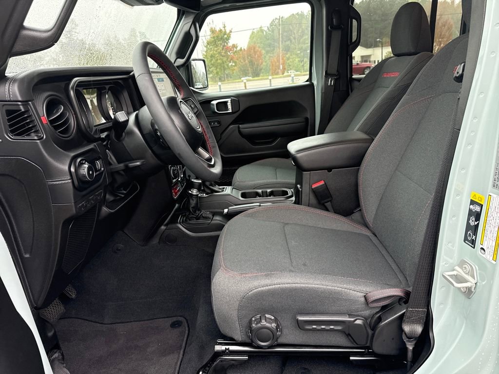 Used 2024 Jeep Wrangler Unlimited Rubicon w/ Technology Group image 10