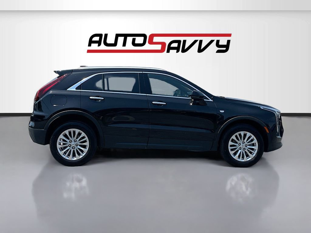 Used 2024 Cadillac XT4 Luxury w/ Cold Weather Package AWD/4WD image 8