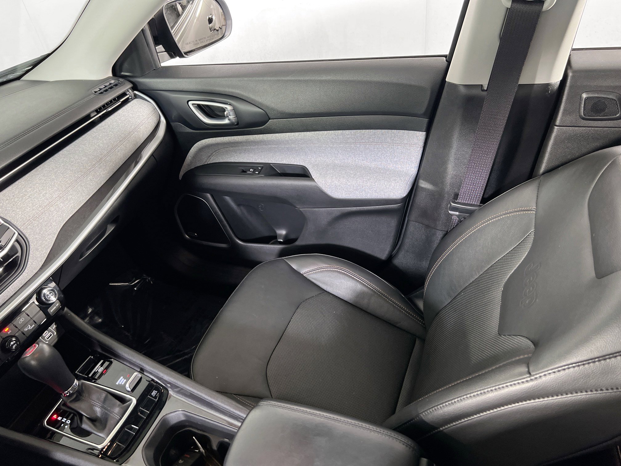 Used 2022 Jeep Compass Latitude w/ Sun and Sound Group image 24