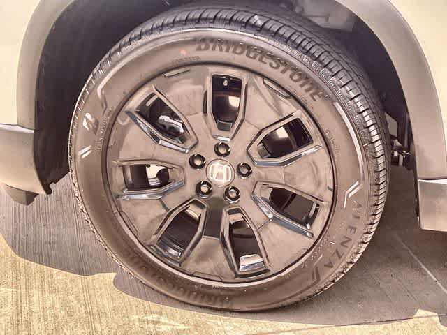 Certified 2026 Honda Pilot Black Edition image 9