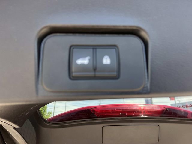 Used 2023 Nissan Rogue SL w/ SL Premium Package FWD image 13