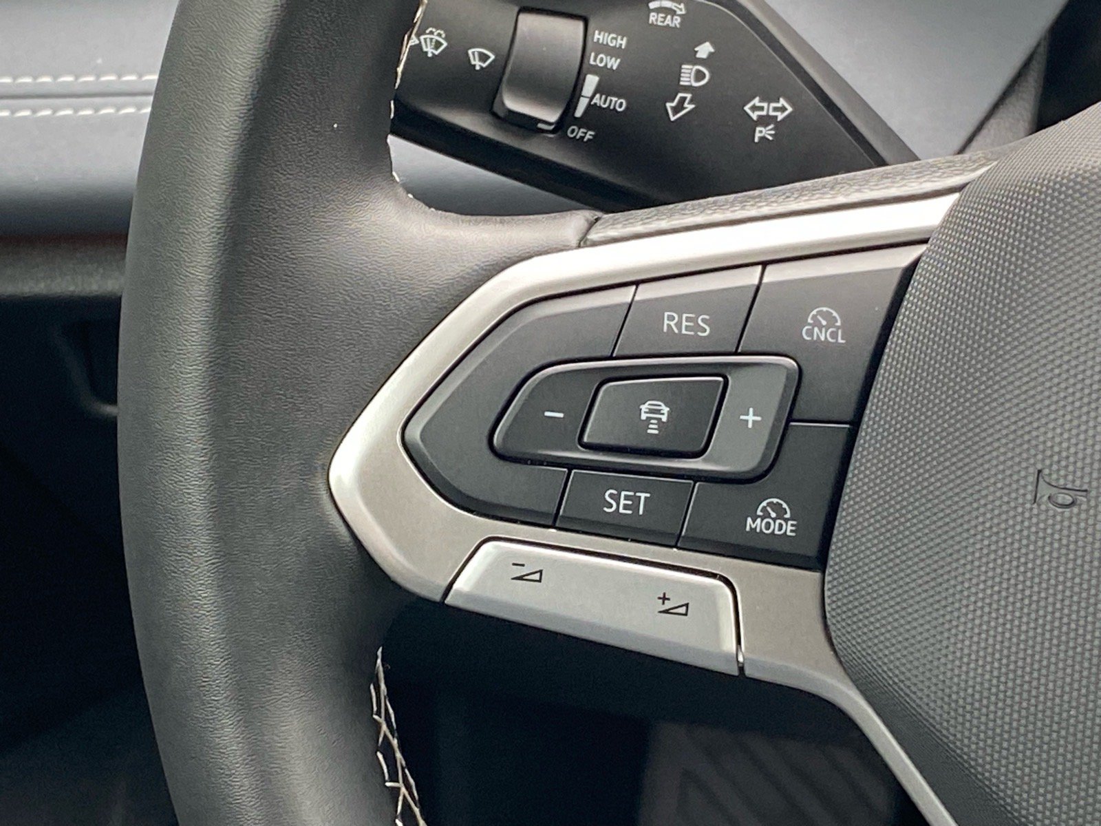 Certified 2026 Volkswagen Tiguan SE AWD/4WD image 7