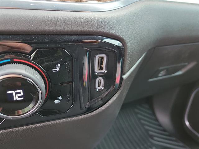 Used 2025 Chevrolet Silverado 3500 LT image 15