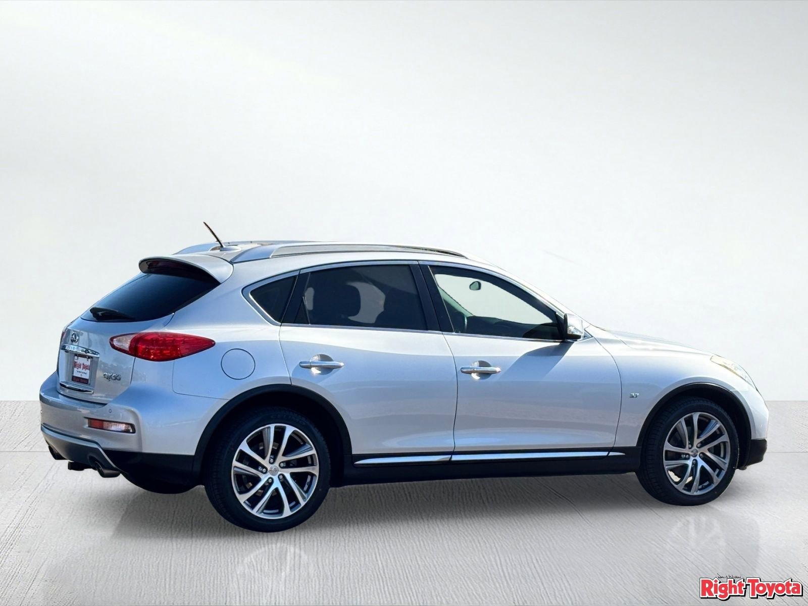 Used 2017 INFINITI QX50 2WD w/ Technology Package image 4