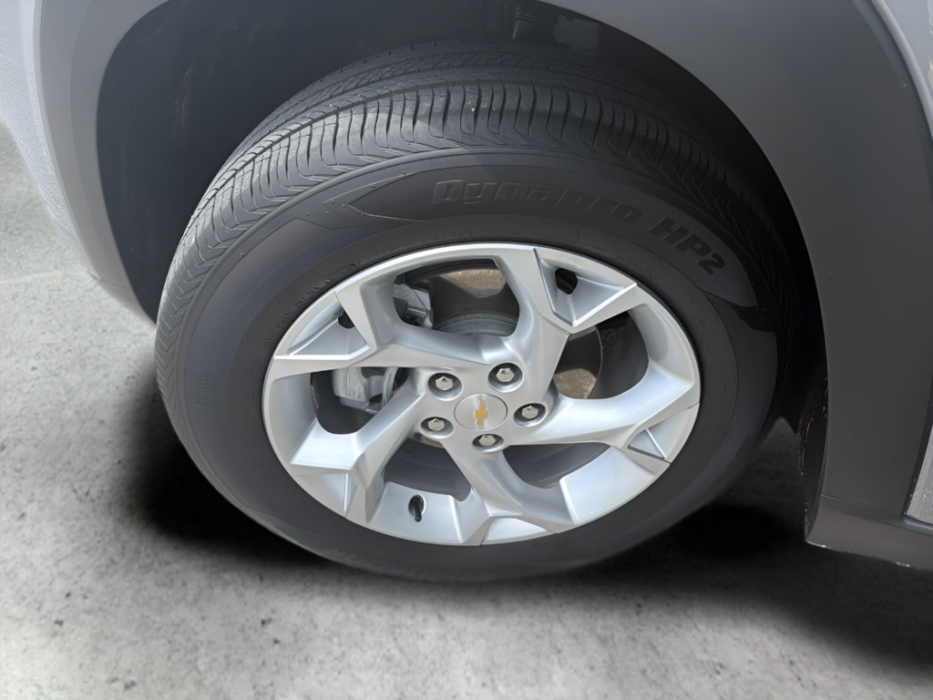 Used 2026 Chevrolet Trax LS w/ LS Convenience Package FWD image 44