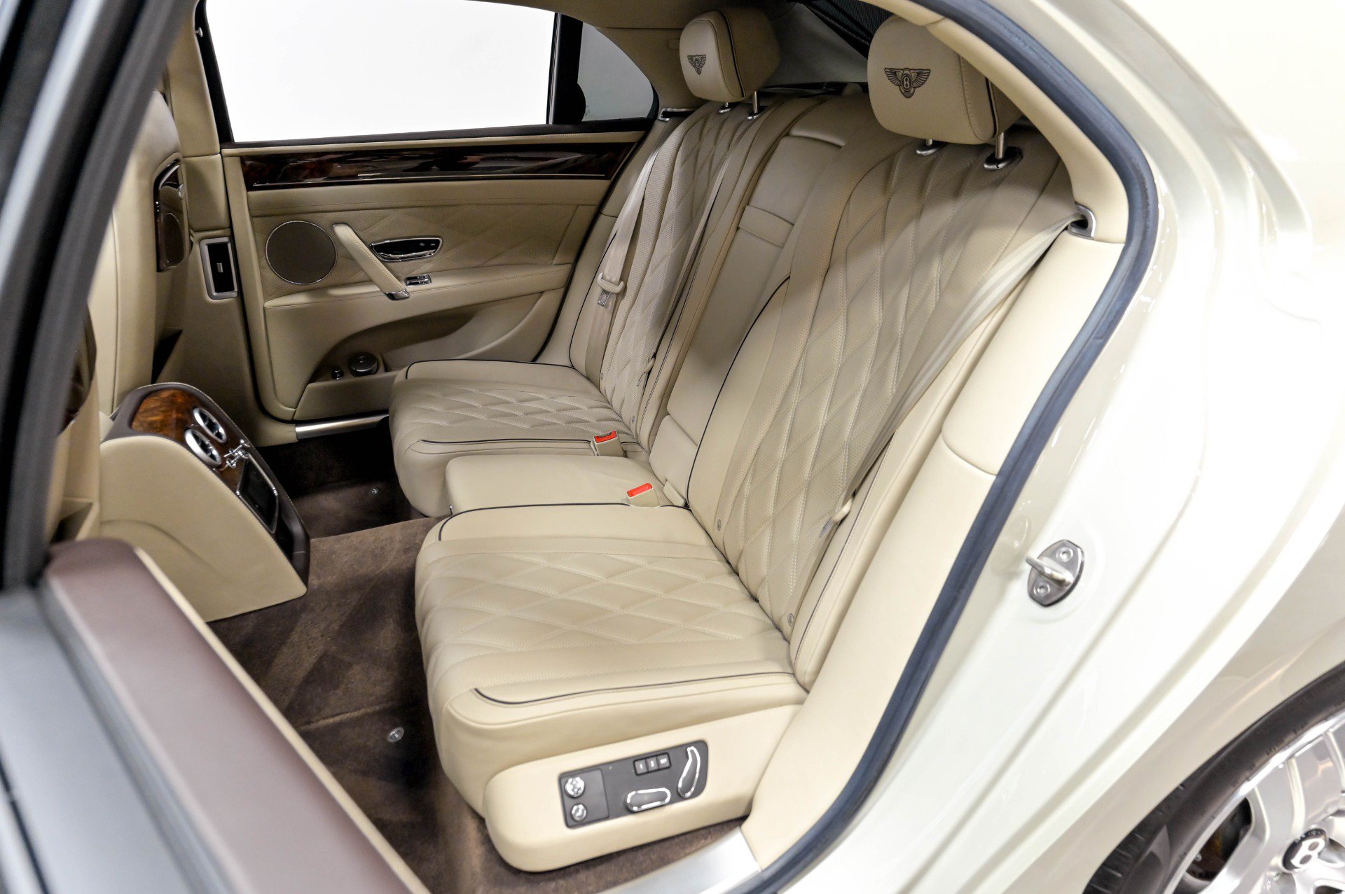 Used 2015 Bentley Flying Spur W12 AWD/4WD image 47