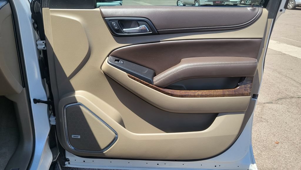 Used 2017 Chevrolet Suburban LT RWD image 23