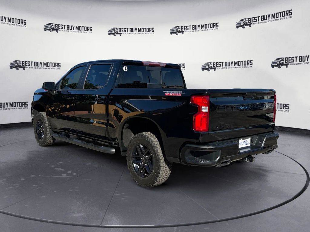 Used 2020 Chevrolet Silverado 1500 LT Trail Boss w/ Midnight Edition image 6