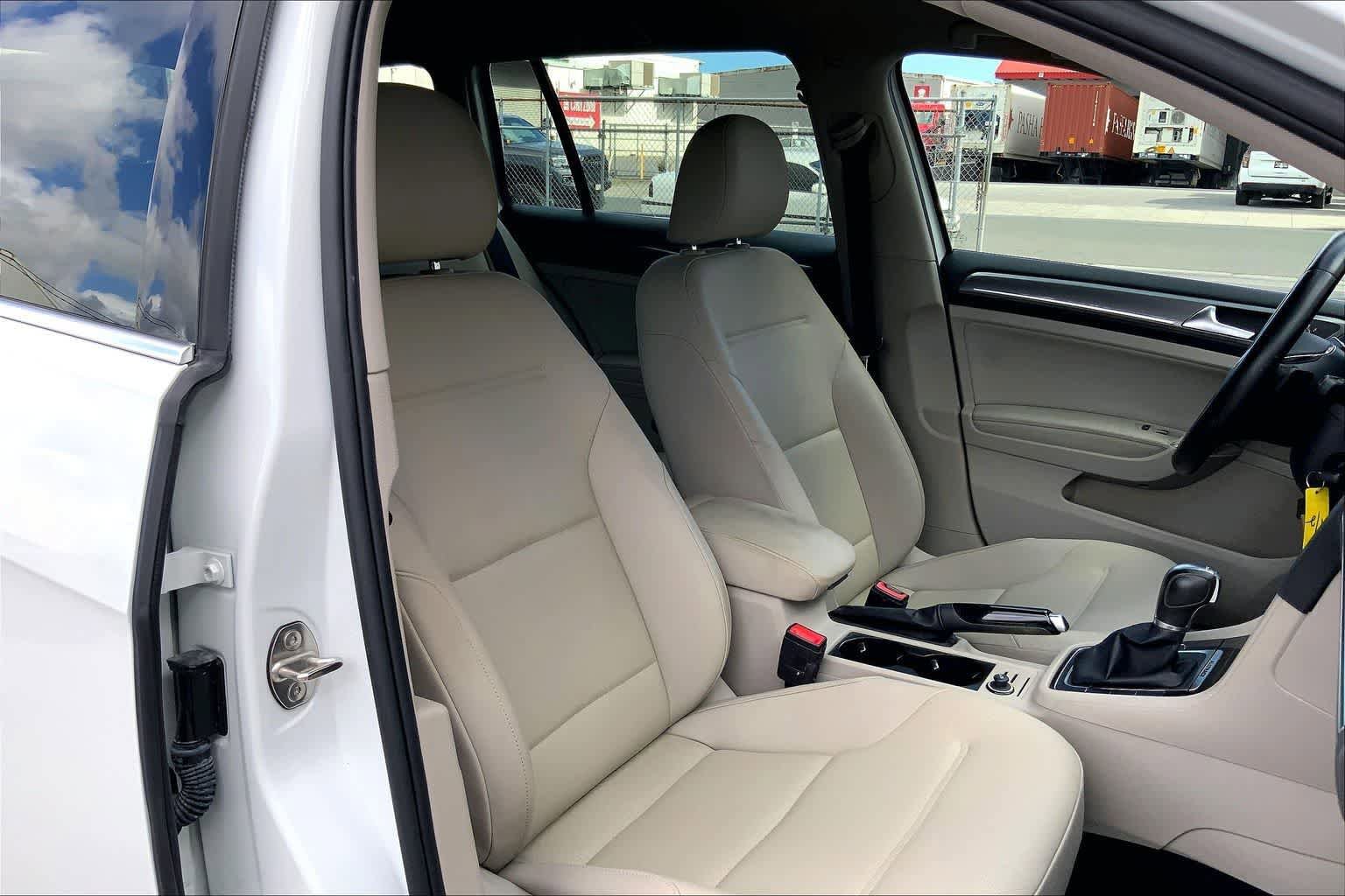 Used 2018 Volkswagen Golf Alltrack S AWD/4WD image 14