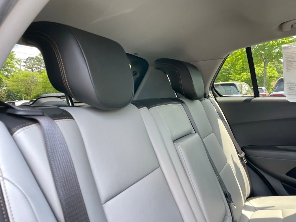 Used 2017 Chevrolet Trax Premier FWD image 36