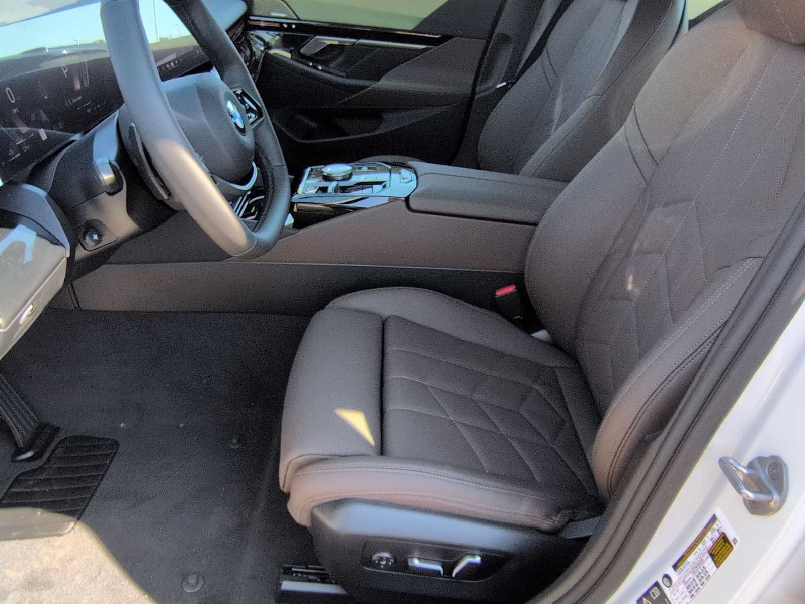 Used 2026 BMW 530i xDrive AWD/4WD image 17