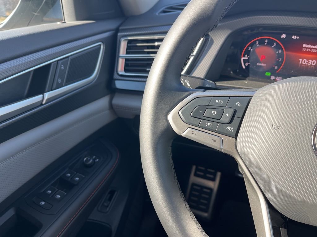 Used 2025 Volkswagen Atlas Peak Edition SE image 18