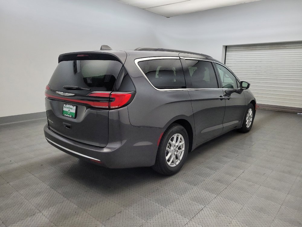 Used 2022 Chrysler Pacifica Touring-L FWD image 9