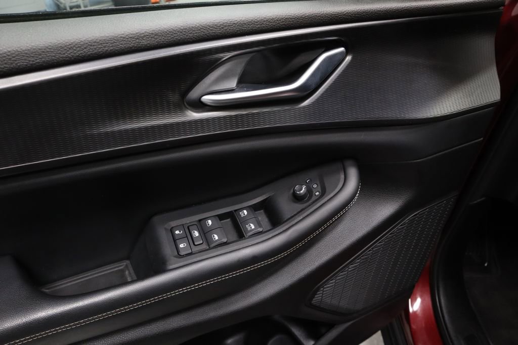 Used 2023 Jeep Grand Cherokee Altitude image 23