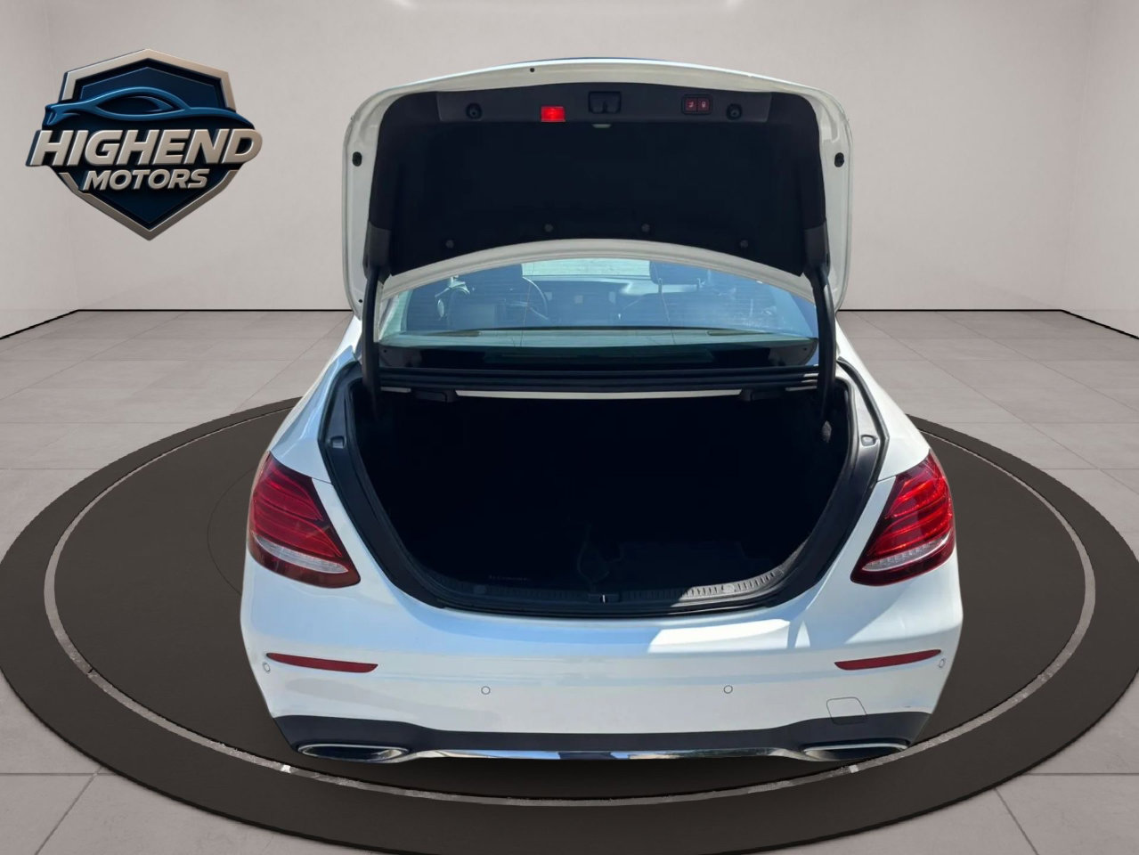 Used 2018 Mercedes-Benz E 300 w/ Premium 1 Package image 12