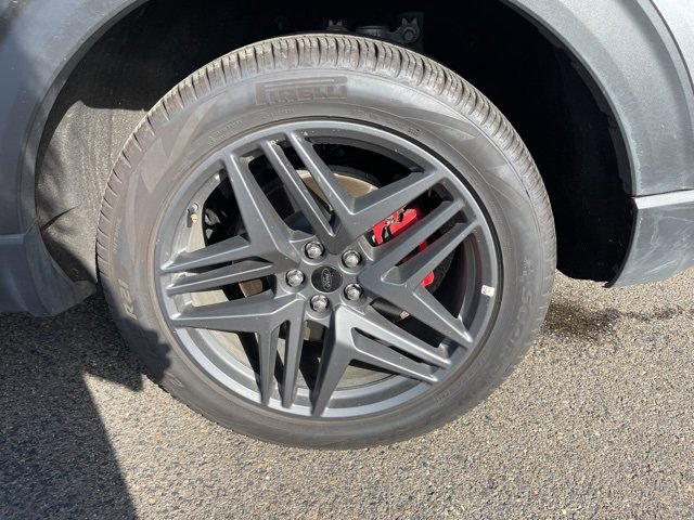 Used 2025 Ford Explorer ST-Line w/ ST-Line Street Pack image 2