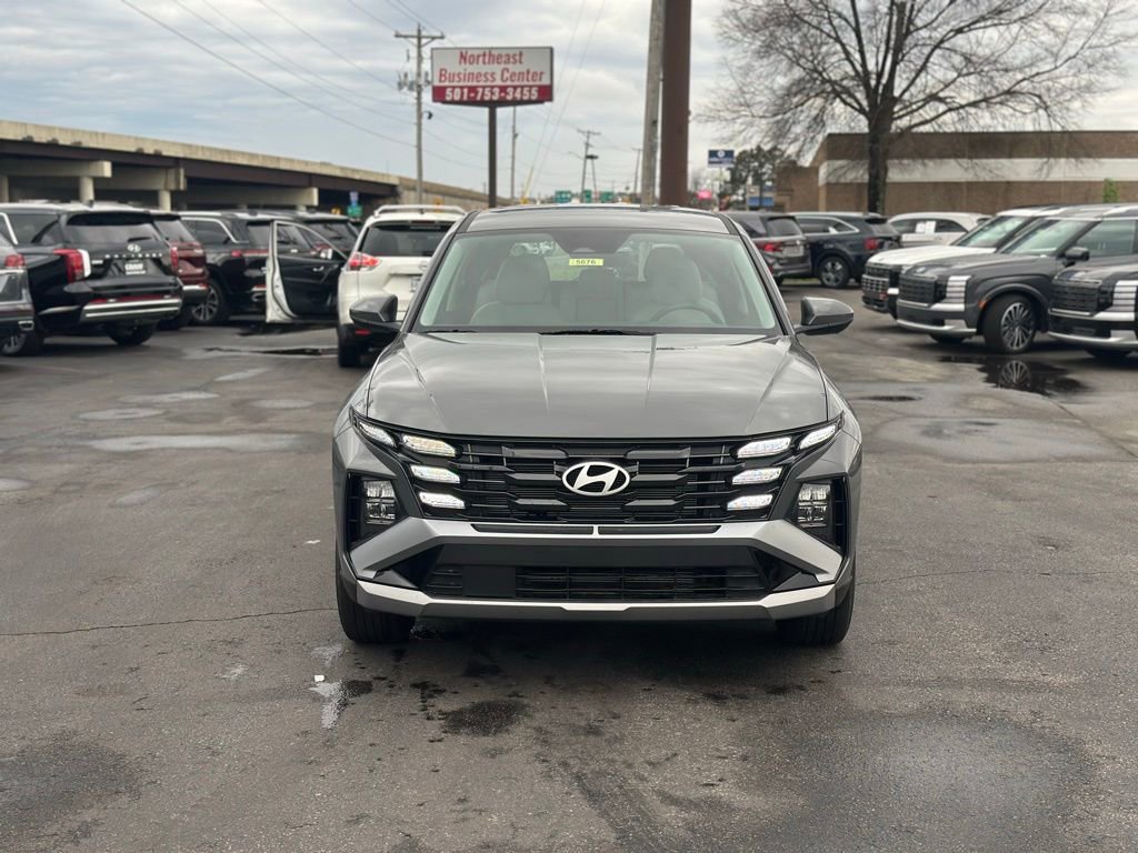 Used 2025 Hyundai Tucson SE image 2