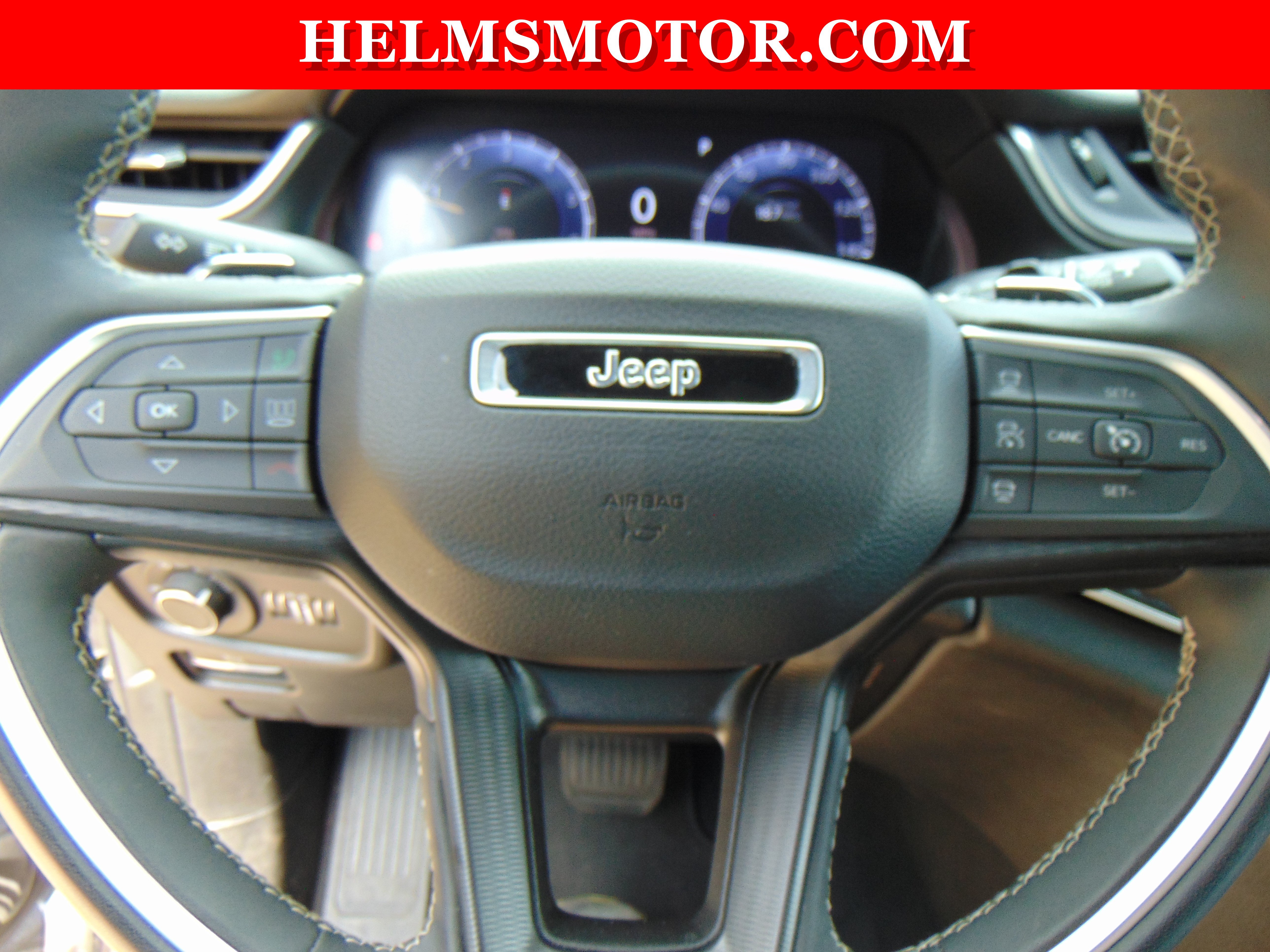 Used 2024 Jeep Grand Cherokee Altitude RWD image 21