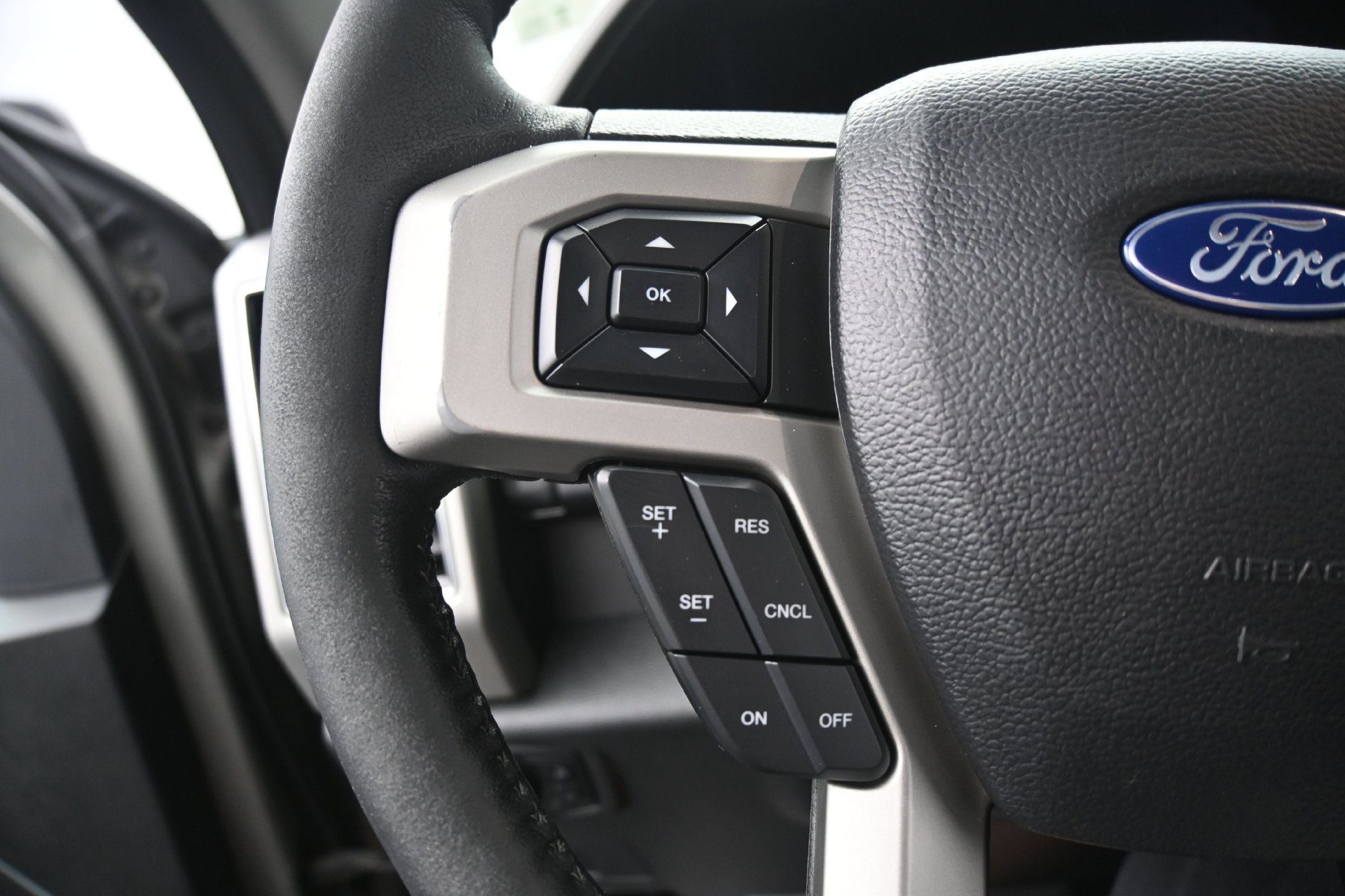 Used 2019 Ford F350 Lariat AWD/4WD image 26