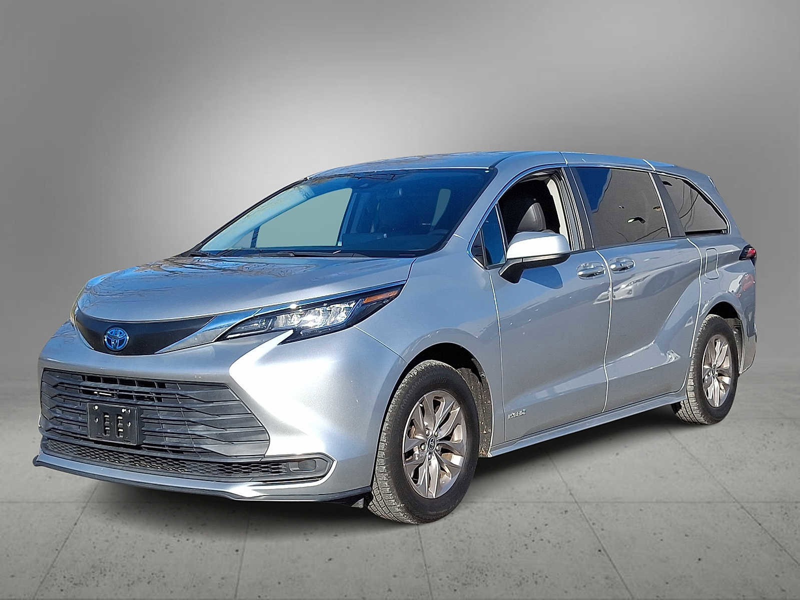 Used 2021 Toyota Sienna LE video 1