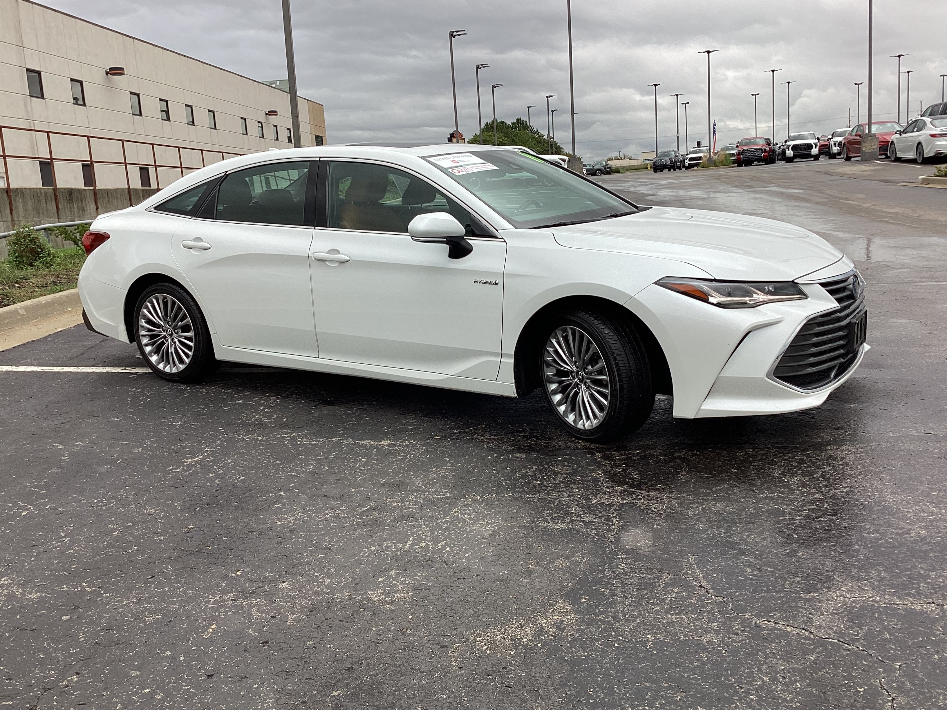Certified 2019 Toyota Avalon Limited w/ All Weather Liner Package FWD image 23