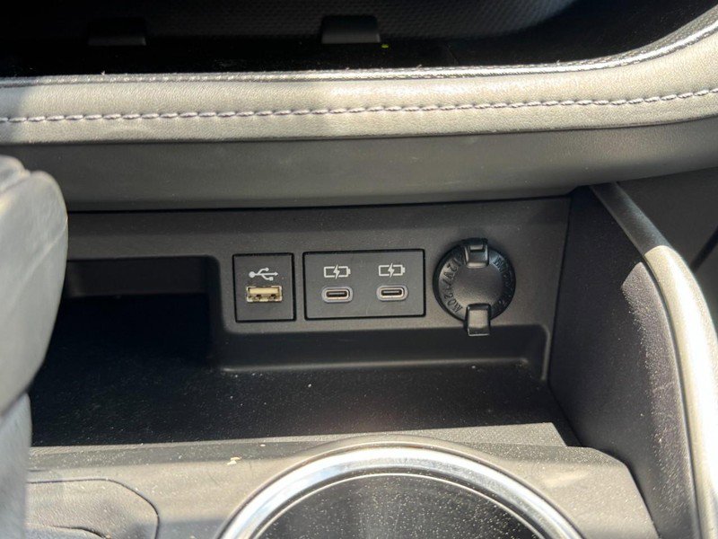 Certified 2024 Toyota Highlander XLE image 20