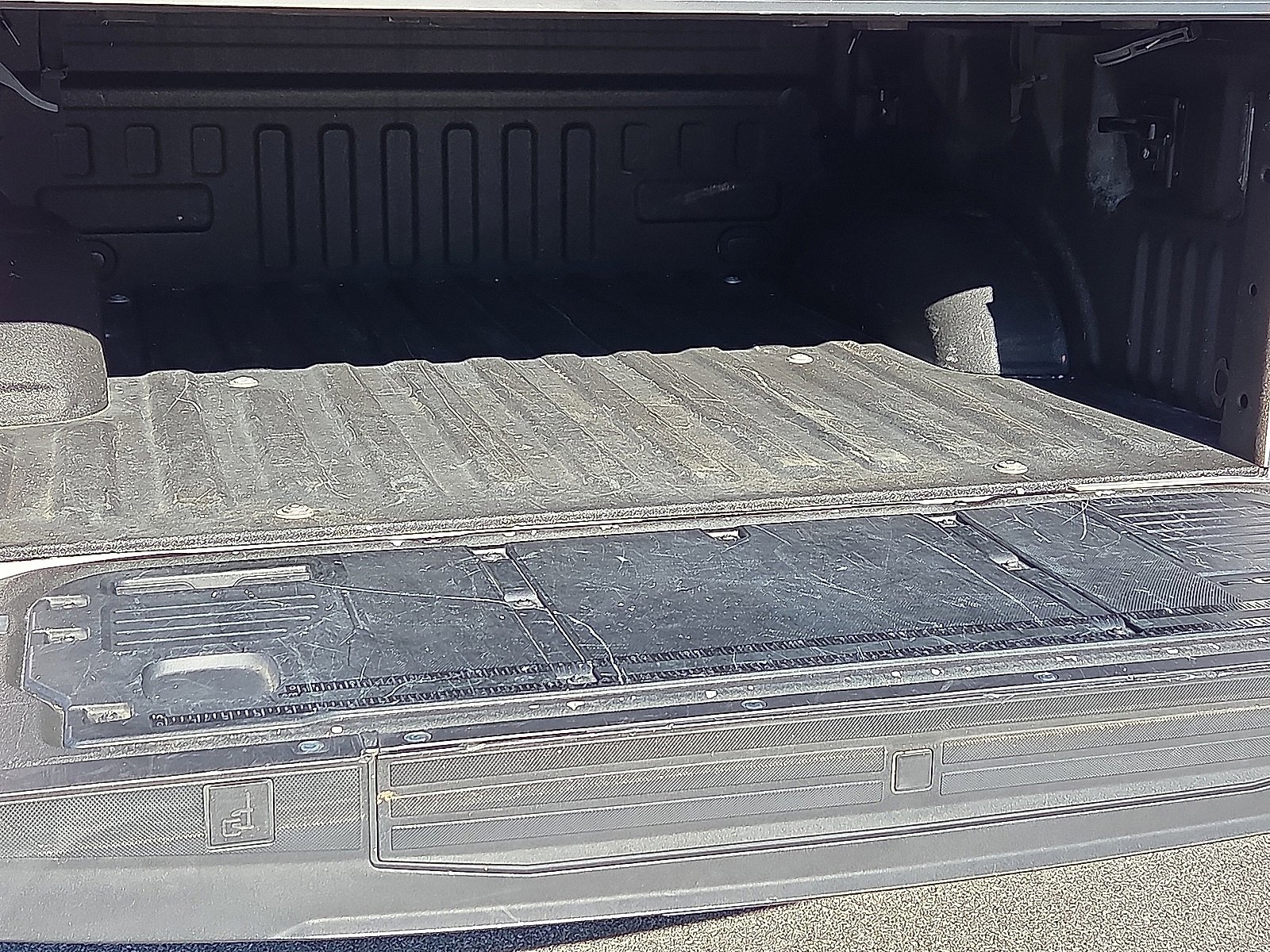 Used 2022 Ford F150 Lariat w/ Equipment Group 502A High image 9