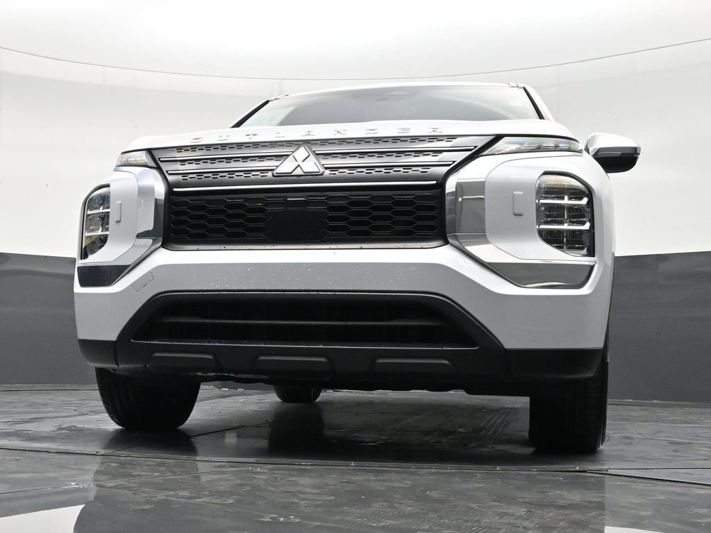 Used 2022 Mitsubishi Outlander ES image 27