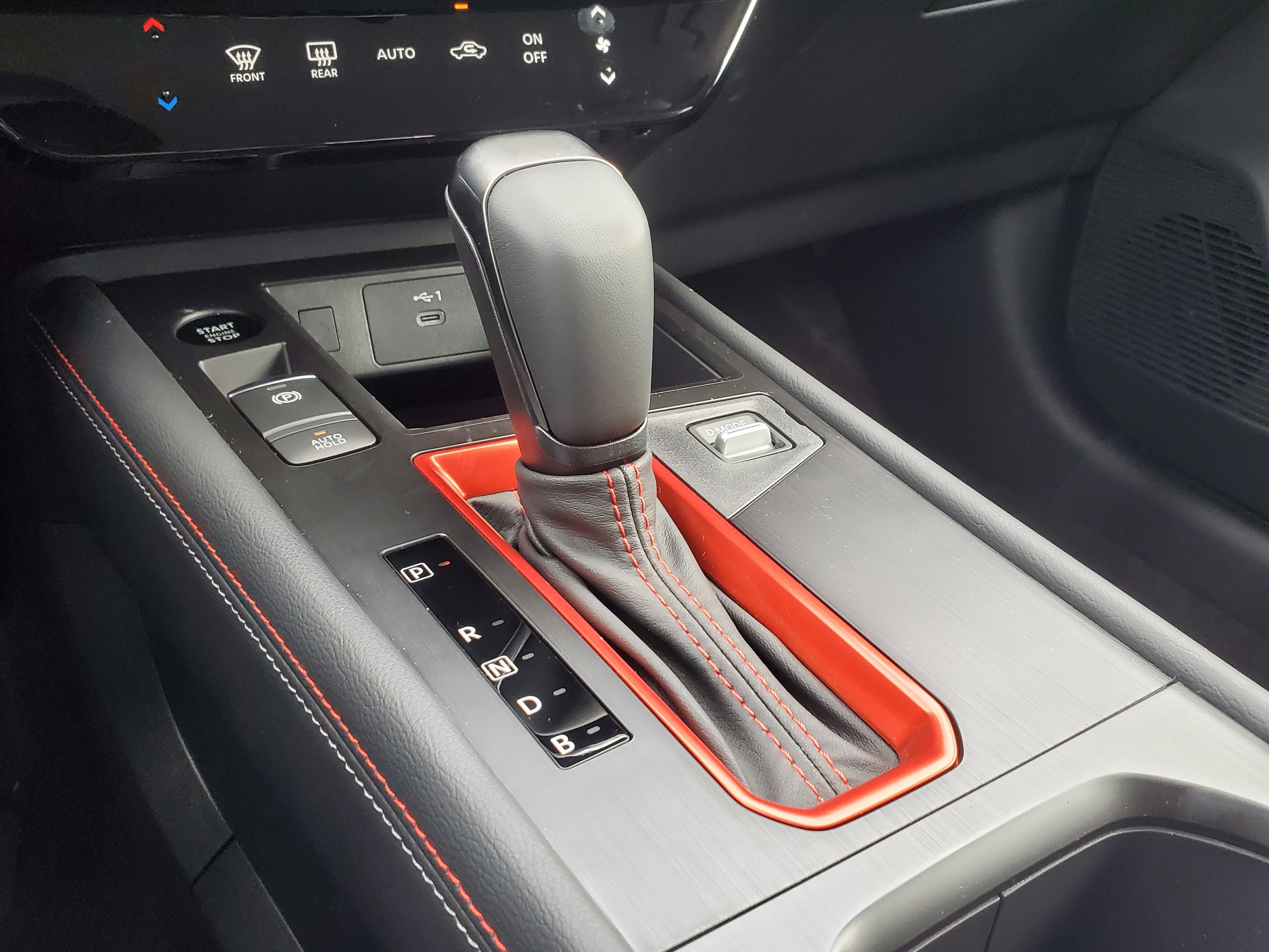 New 2026 Nissan Kicks SR FWD image 19