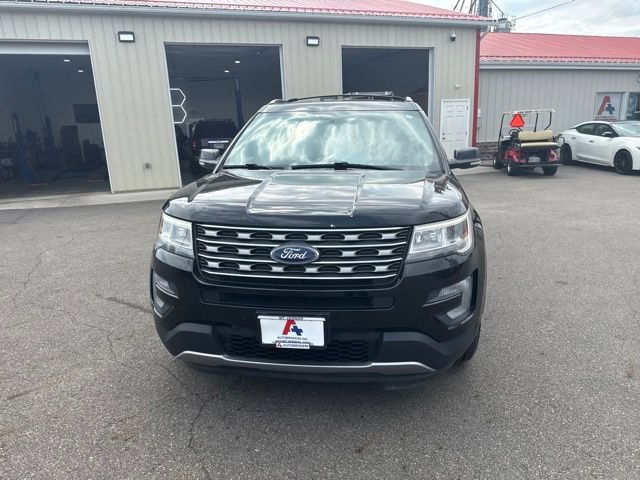 Used 2017 Ford Explorer XLT AWD/4WD image 8