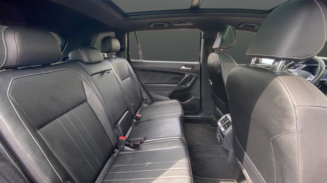 Used 2022 Volkswagen Tiguan SE R-Line AWD/4WD image 26