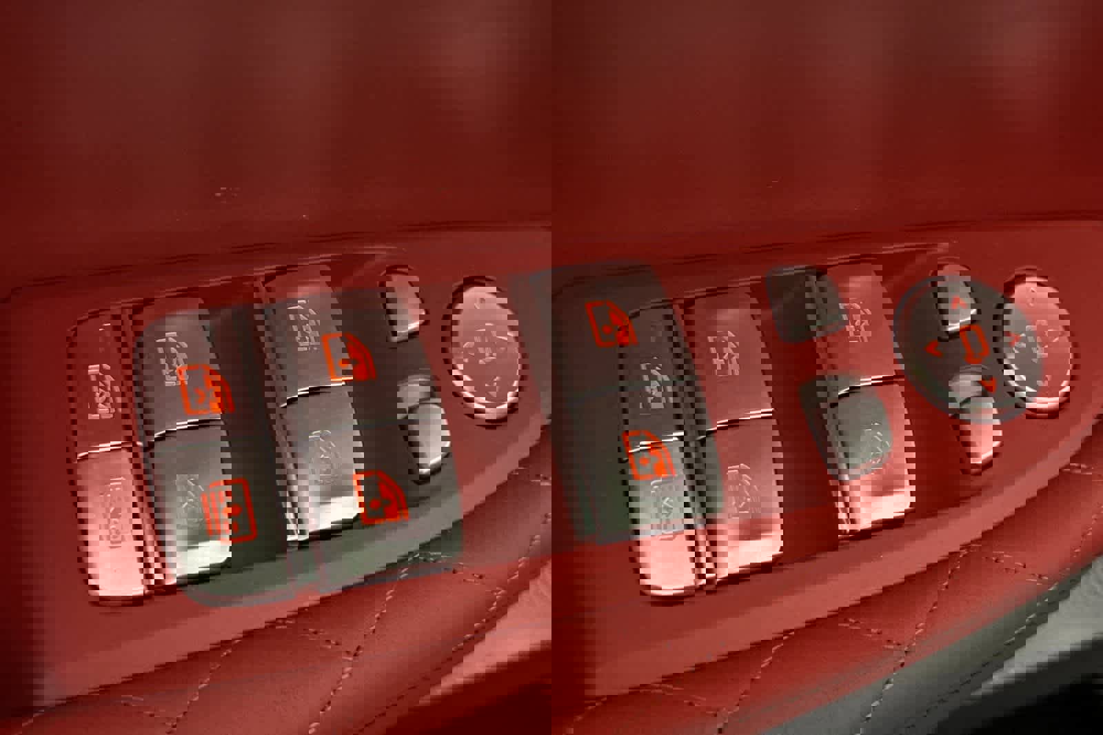 Used 2021 BMW ALPINA B7 xDrive w/ Luxury Rear Seating Package image 13