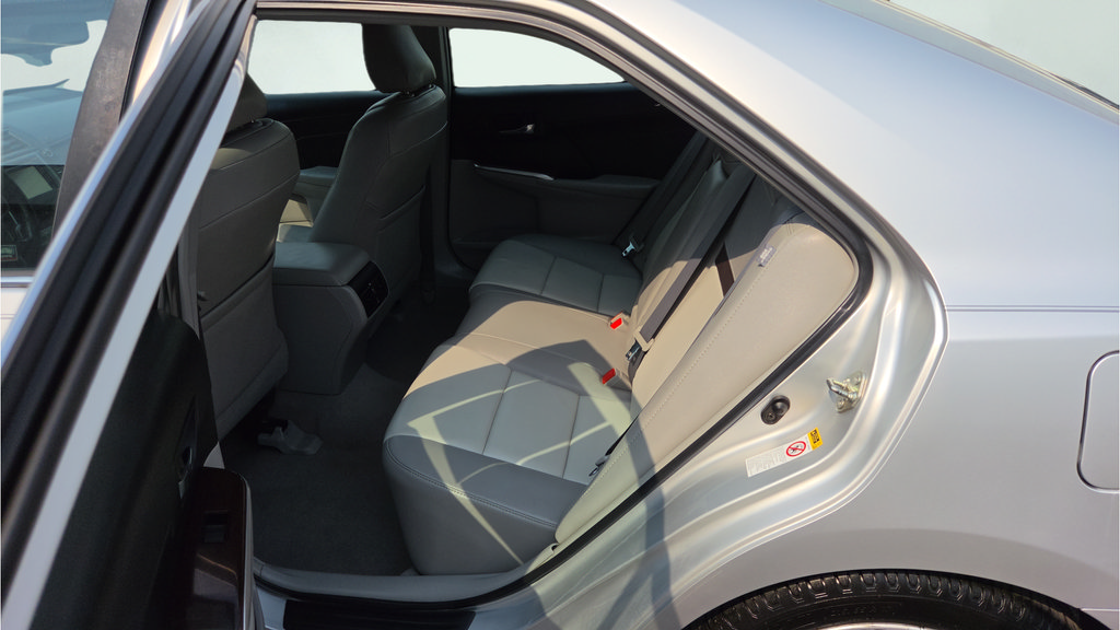 Used 2013 Toyota Camry XLE w/ Leather Pkg FWD image 39