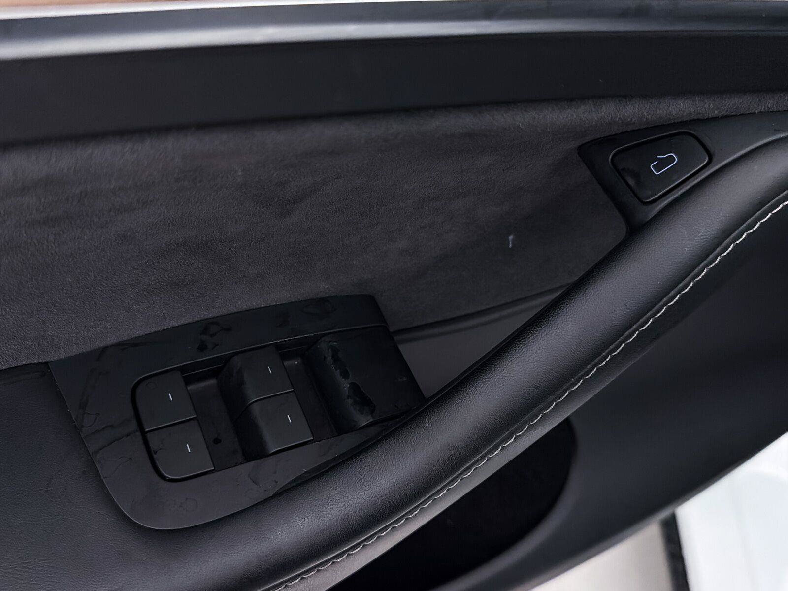 Used 2023 Tesla Model Y Performance AWD/4WD image 17