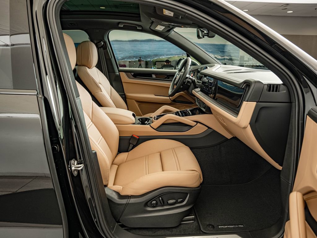 New 2026 Porsche Cayenne AWD/4WD image 37